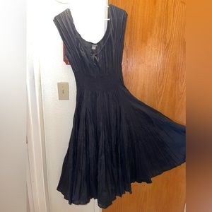 Pleaded skirt black dress